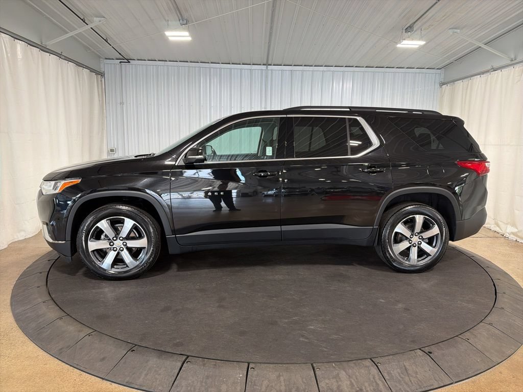 Certified 2021 Chevrolet Traverse LT w/ LT Premium Package AWD/4WD image 2