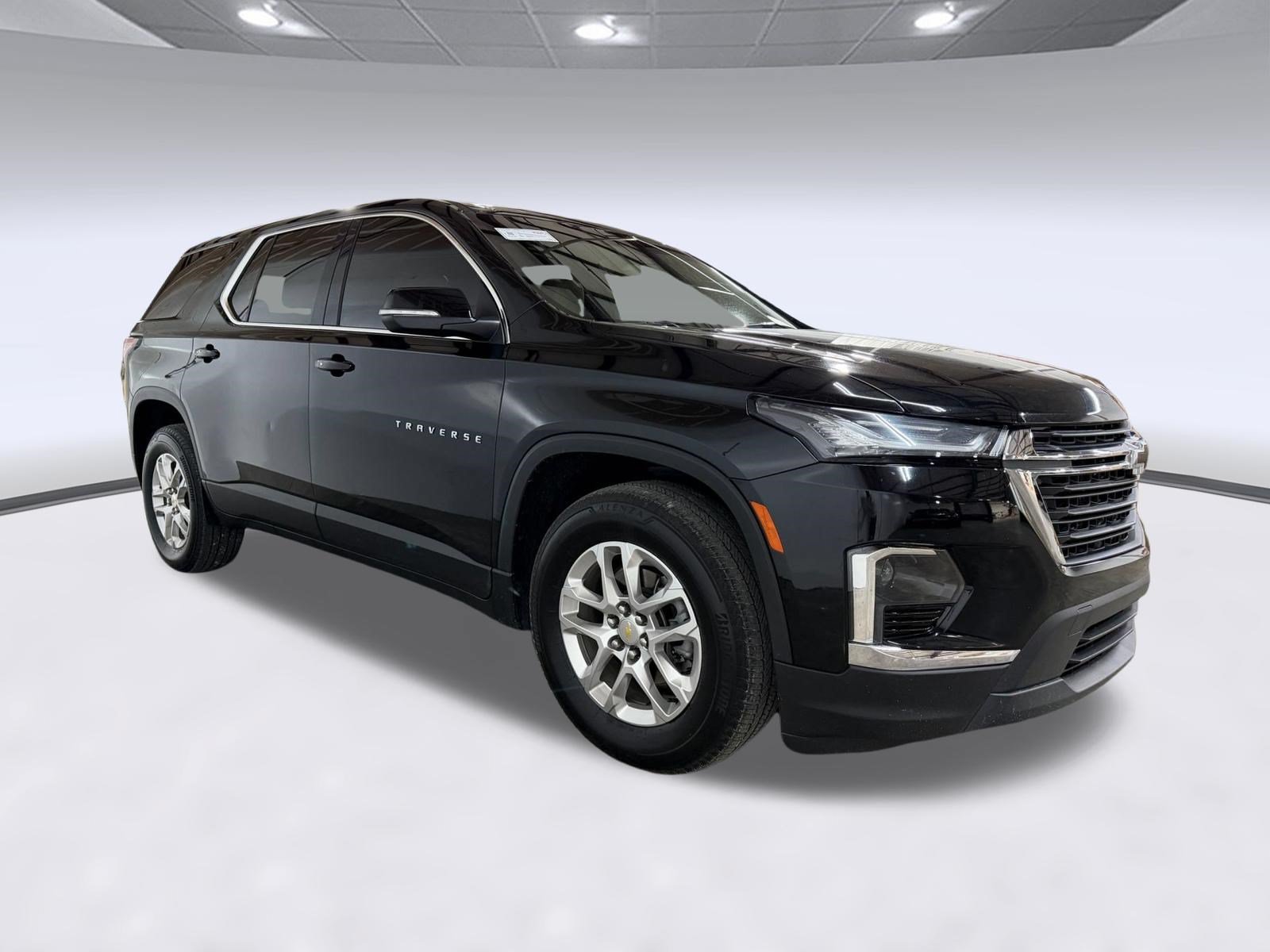 Used 2023 Chevrolet Traverse LS w/ Safety Package AWD/4WD image 6