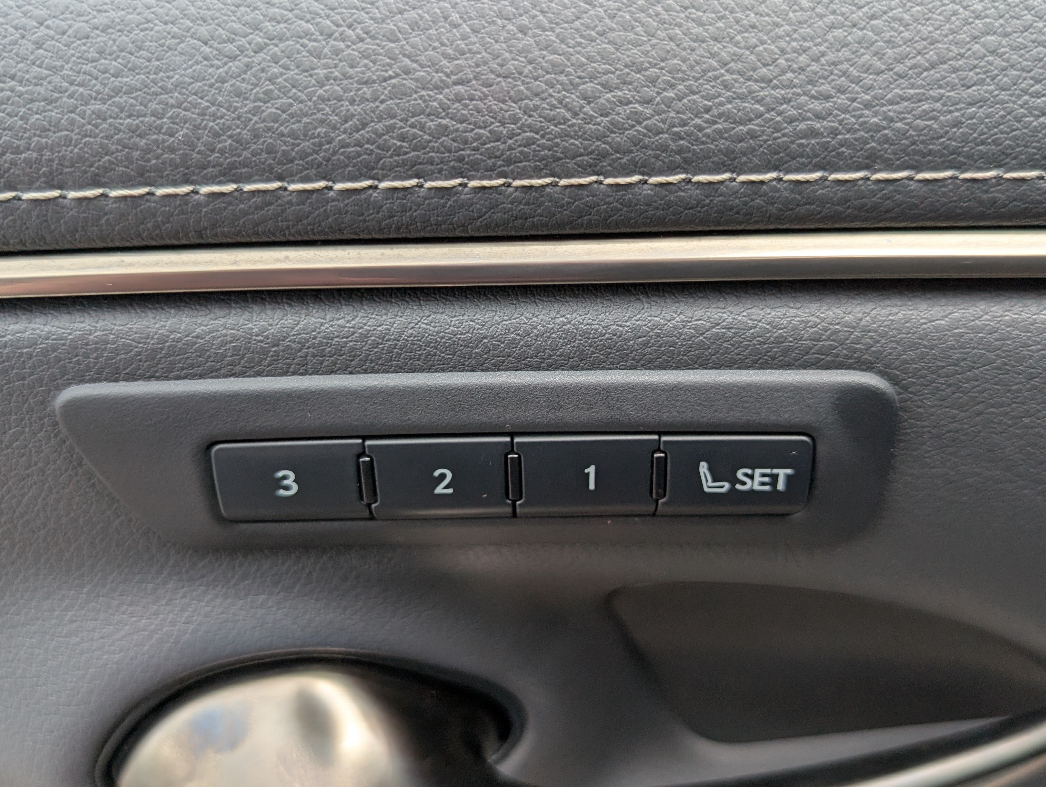Used 2021 Lexus ES 300h w/ Premium Package FWD image 19