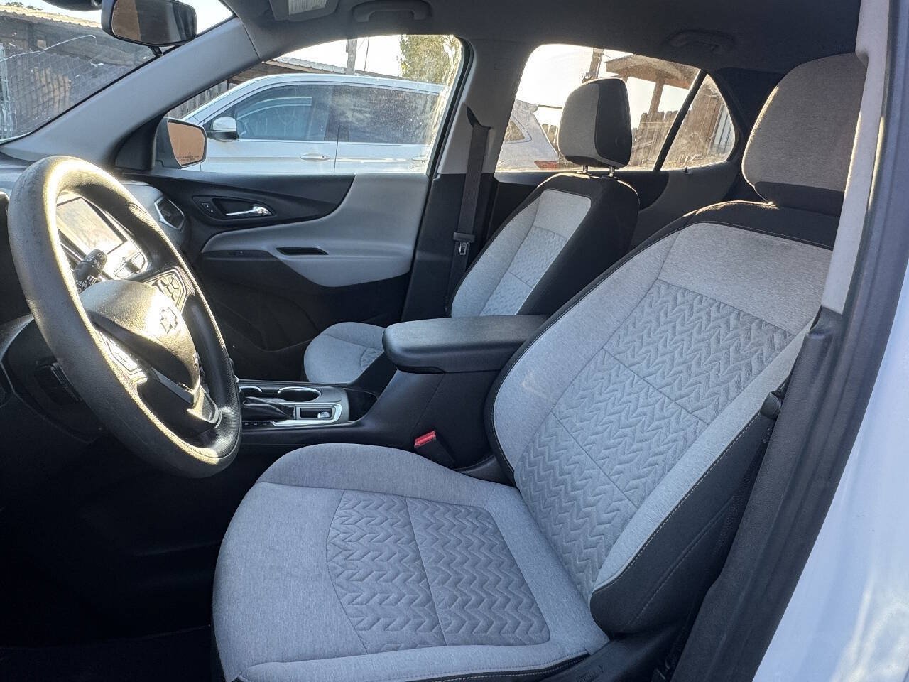 Used 2022 Chevrolet Equinox LS w/ LS Convenience Package FWD image 5