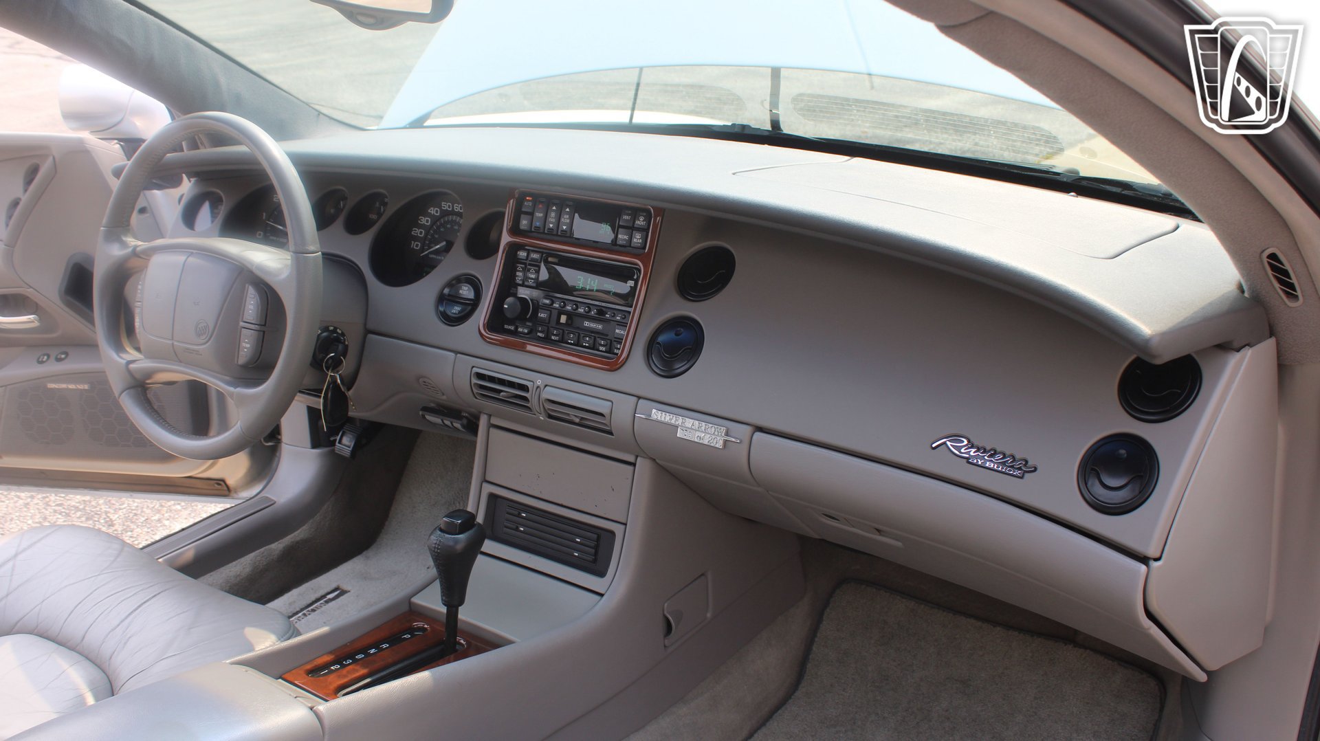 Used 1999 Buick Riviera Supercharged Coupe FWD image 16