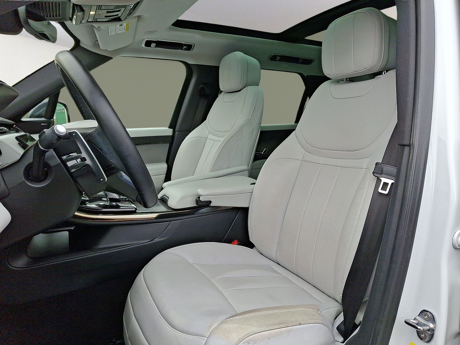 Used 2023 Land Rover Range Rover Sport SE AWD/4WD image 3