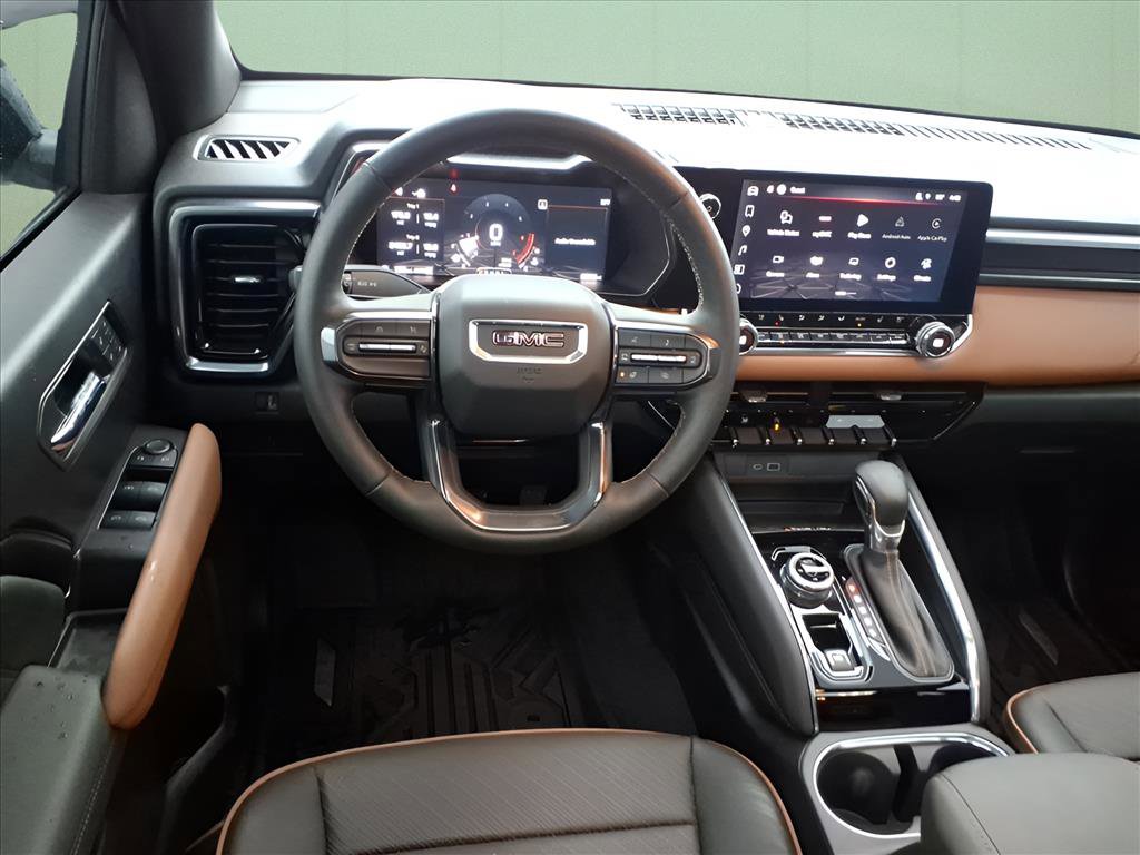 Used 2025 GMC Canyon AT4 w/ Technology Plus Package image 8