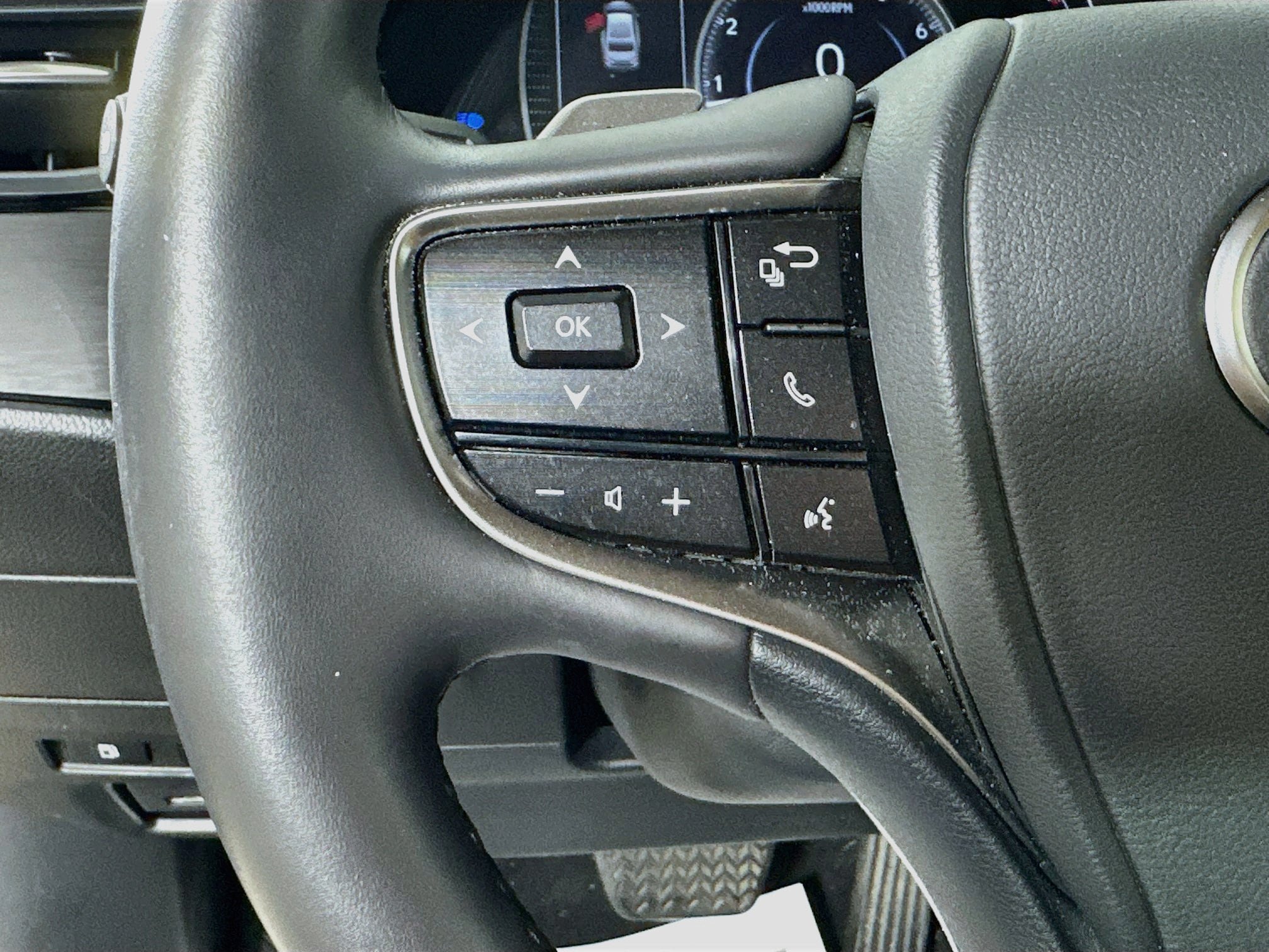 Used 2024 Lexus ES 350 w/ Premium Package FWD image 13