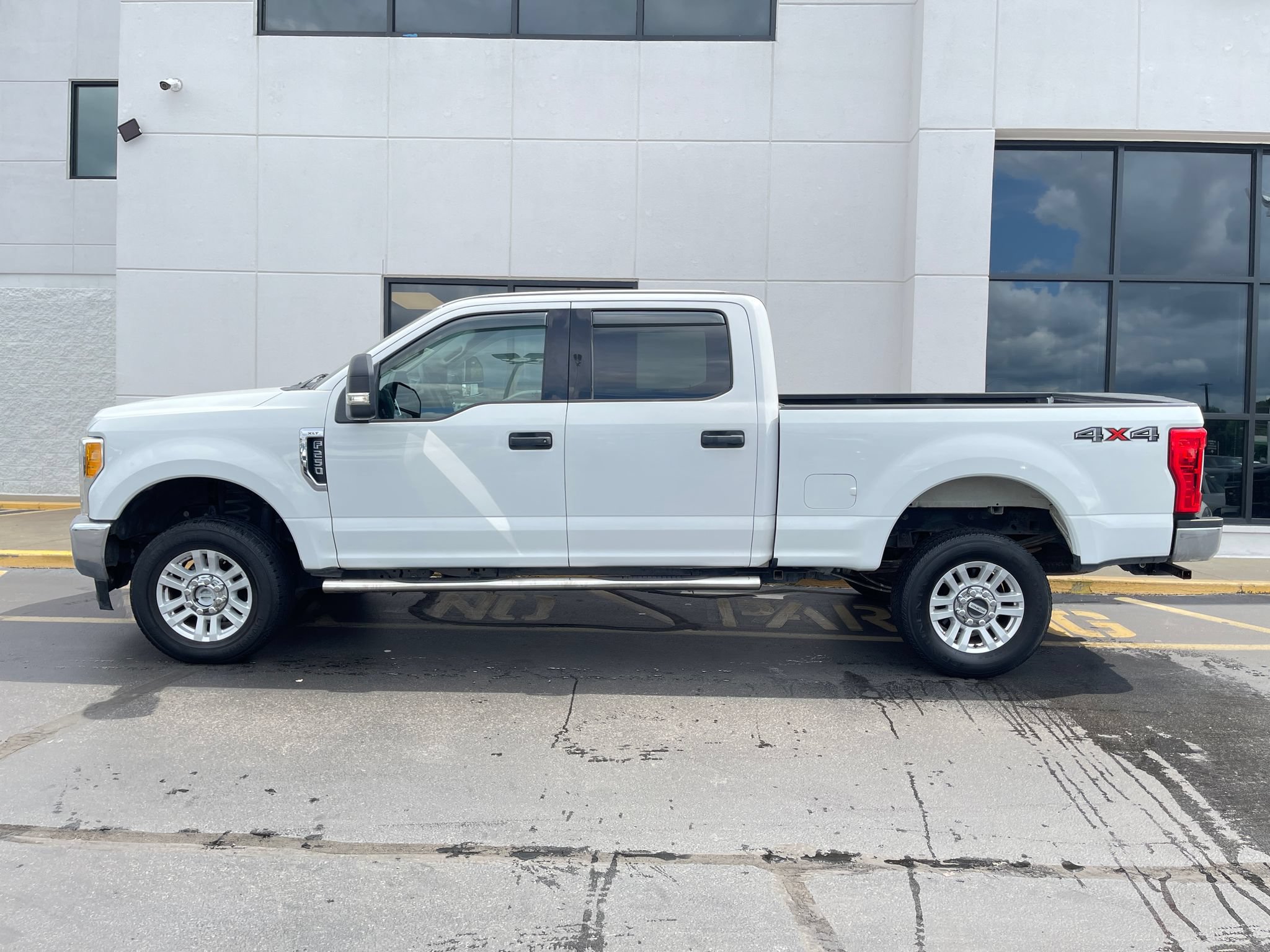 Used 2017 Ford F250 XLT AWD/4WD image 6