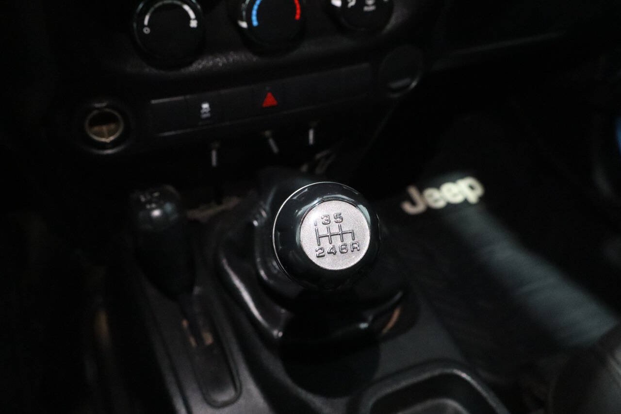 Used 2017 Jeep Wrangler Sport AWD/4WD image 21