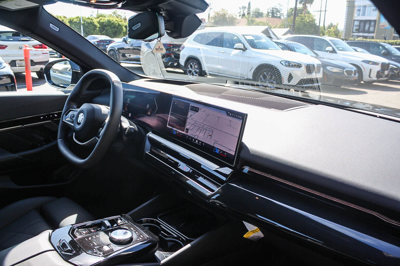 Used 2026 BMW 530i xDrive w/ Premium Package image 16