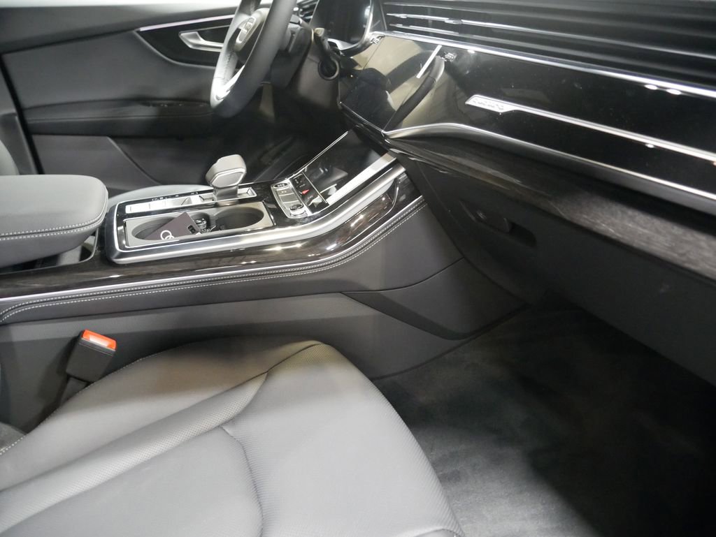 New 2026 Audi Q8 Premium Plus image 28