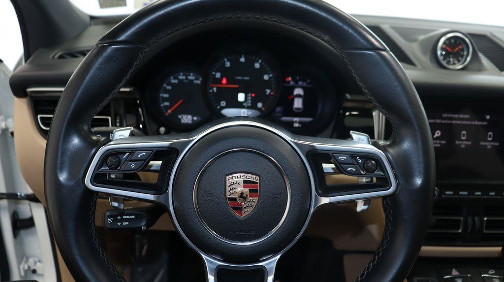Used 2019 Porsche Macan AWD/4WD image 18