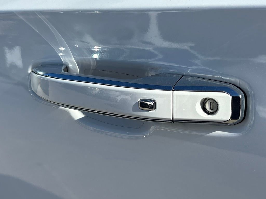 Used 2021 Chevrolet Suburban Premier image 14