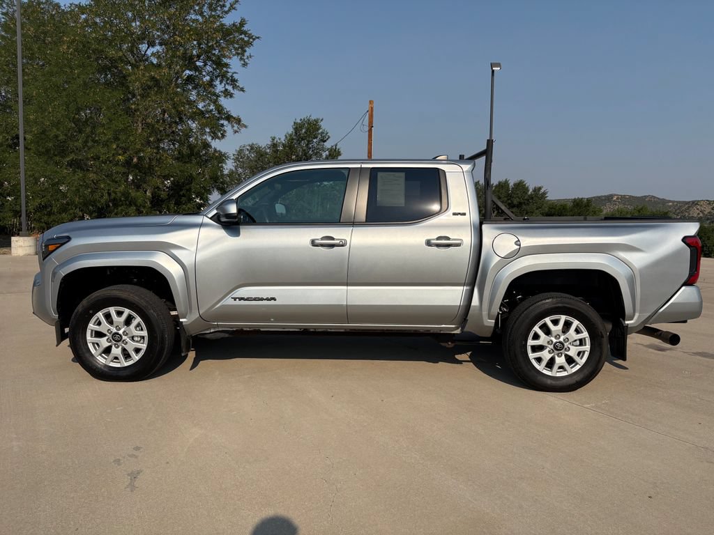 Used 2024 Toyota Tacoma SR5 AWD/4WD image 6