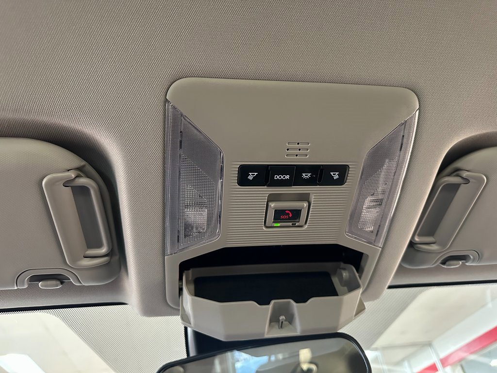 Used 2024 Toyota RAV4 Adventure image 32