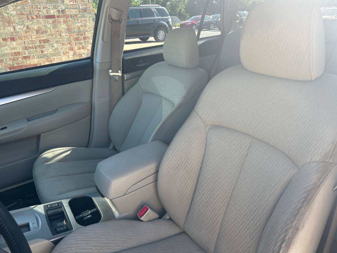 Used 2011 Subaru Outback 2.5i Premium AWD/4WD image 21
