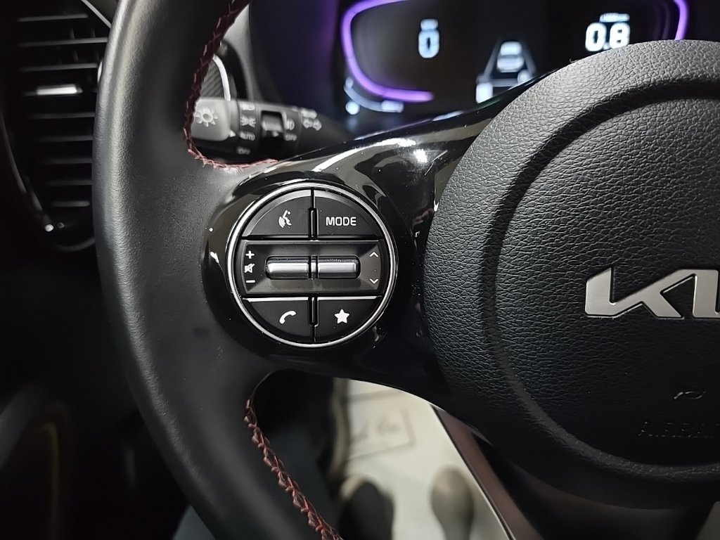Used 2025 Kia Soul GT-Line w/ GT-Line Technology Package FWD image 21