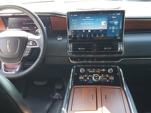 Used 2022 Lincoln Navigator Reserve image 21