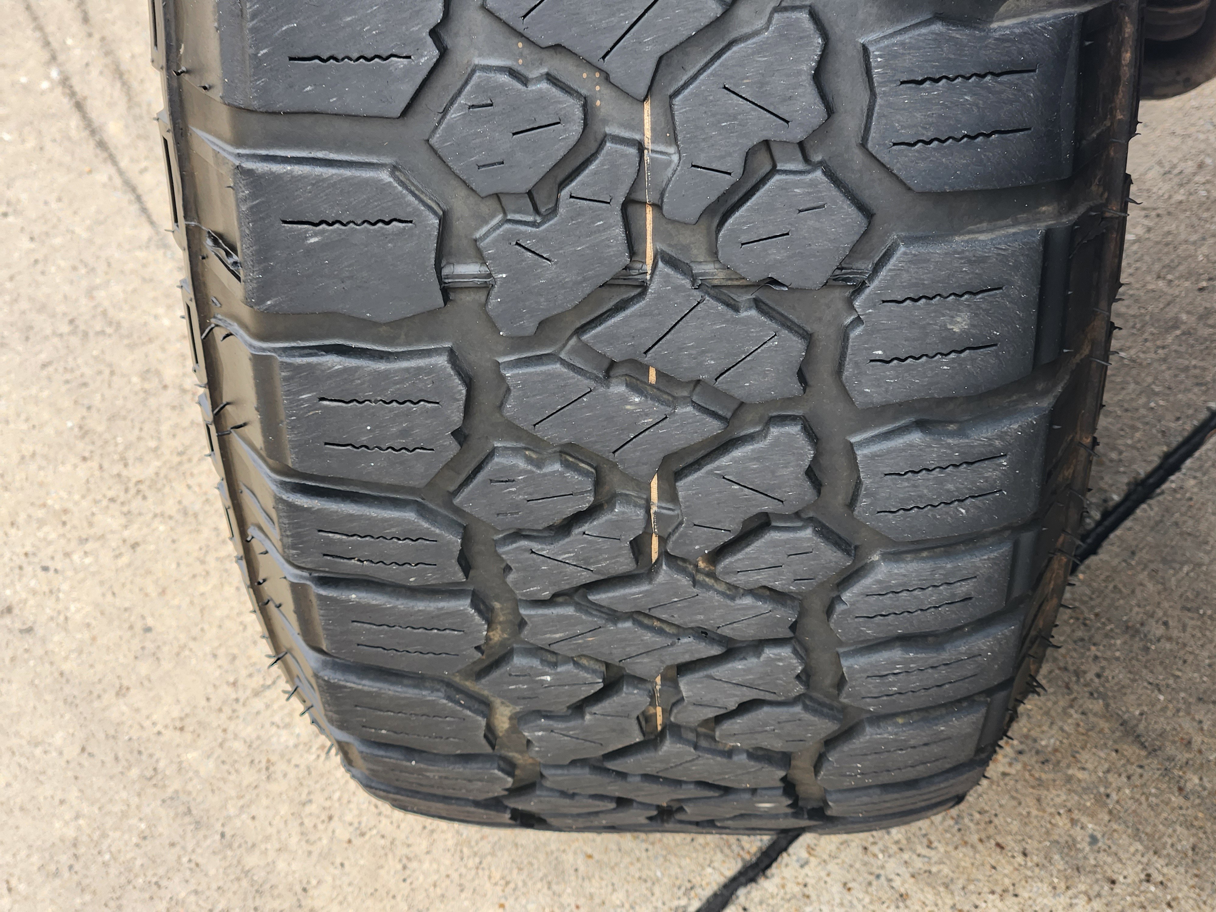 Used 2022 GMC Yukon AT4 w/ AT4 Premium Package image 10