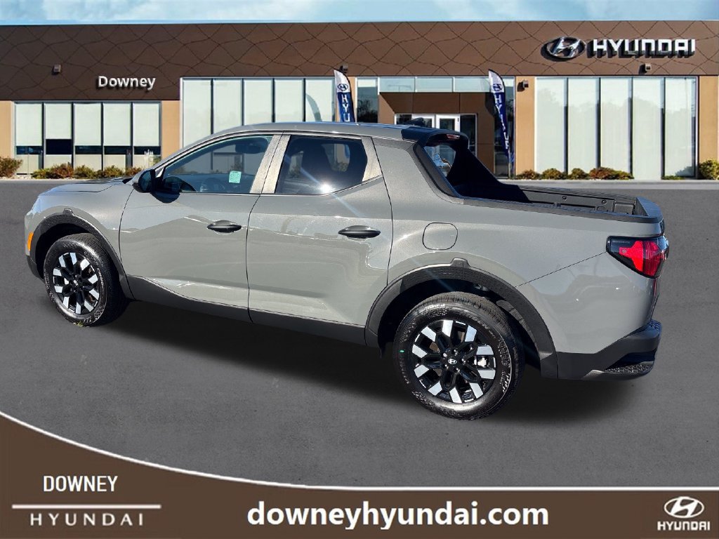 Used 2025 Hyundai Santa Cruz SE AWD/4WD image 3