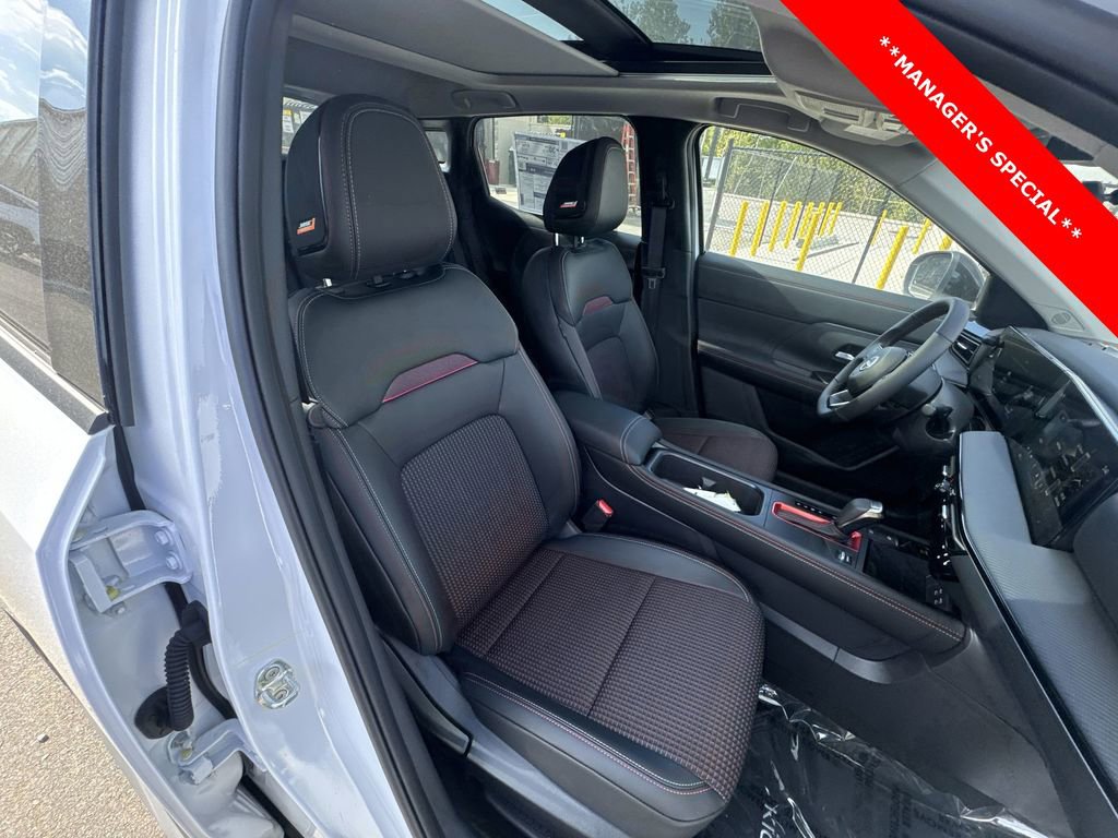 New 2025 Nissan Kicks SR w/ SR Premium Package image 24