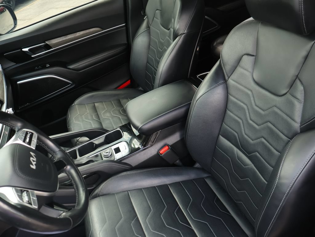 Certified 2022 Kia Telluride SX w/ SX Prestige Package AWD/4WD image 24