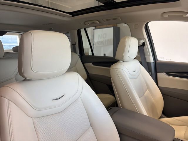 Used 2024 Cadillac XT6 Premium Luxury w/ LPO, Floor Liner Package AWD/4WD image 43