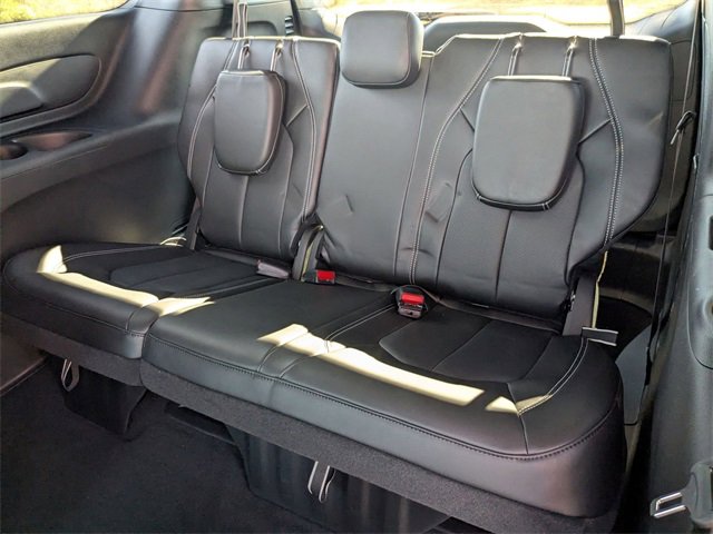 New 2026 Chrysler Pacifica Select image 29