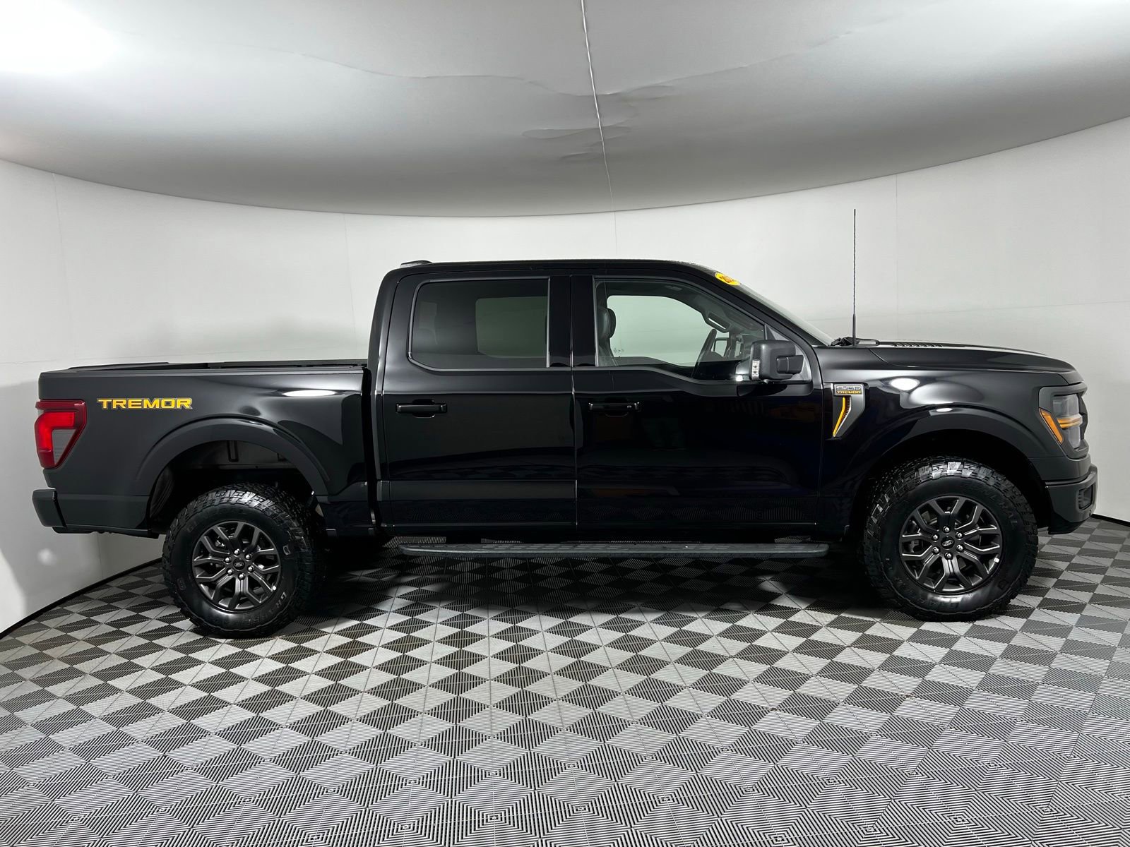 Used 2025 Ford F150 Tremor AWD/4WD image 4