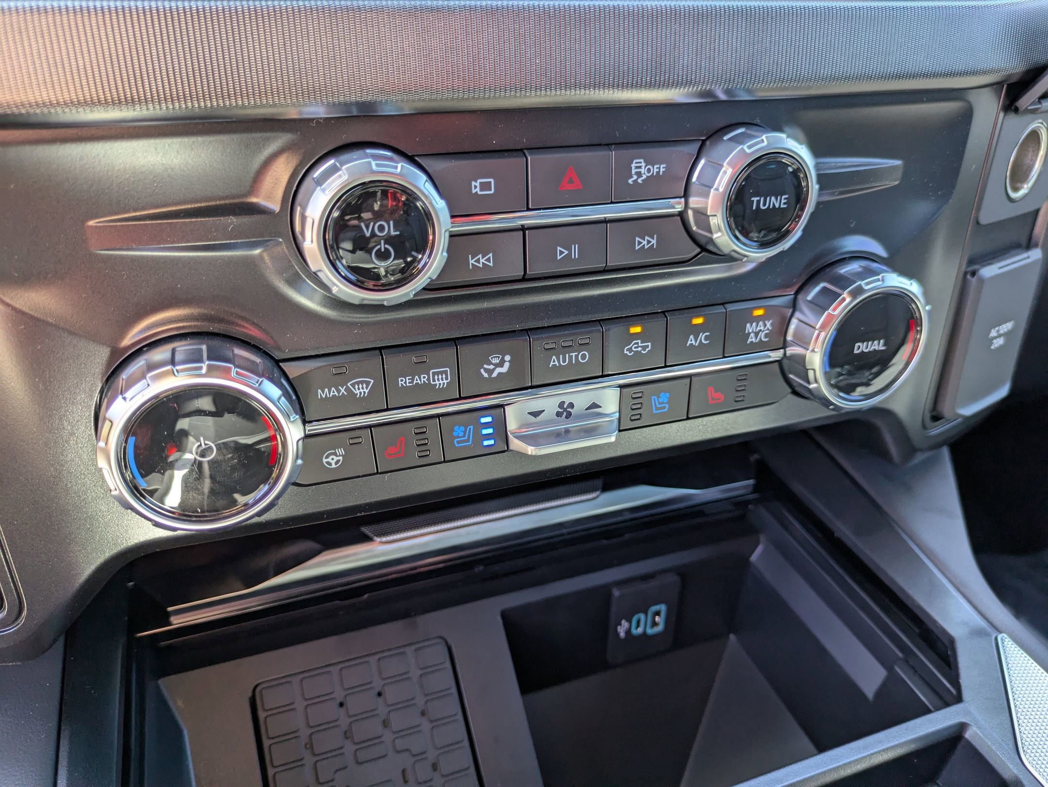 New 2026 Ford F250 Platinum w/ Tremor Off-Road Package image 24