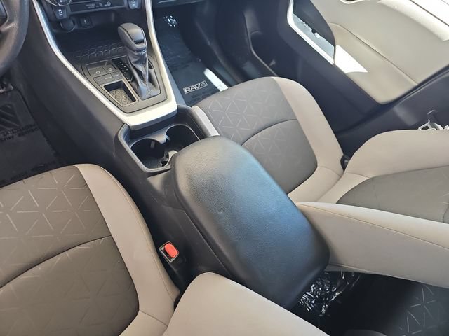 Used 2021 Toyota RAV4 XLE w/ Convenience Package FWD image 23