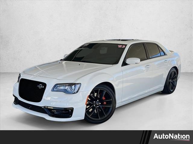 Used 2023 Chrysler 300 C image 1