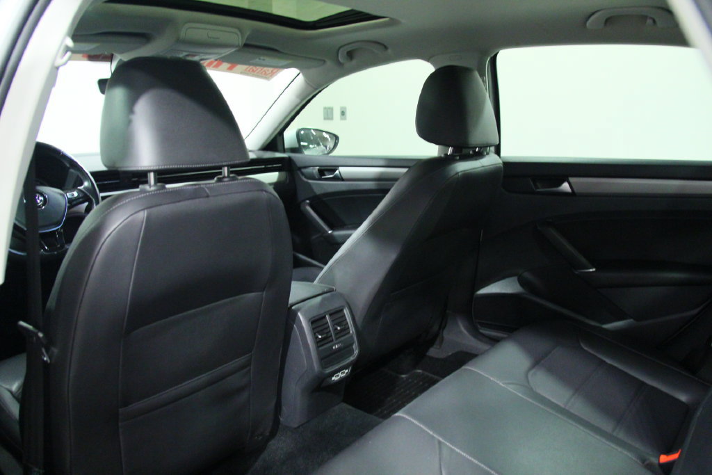 Used 2020 Volkswagen Passat 2.0T SE w/ Sunroof Package FWD image 25