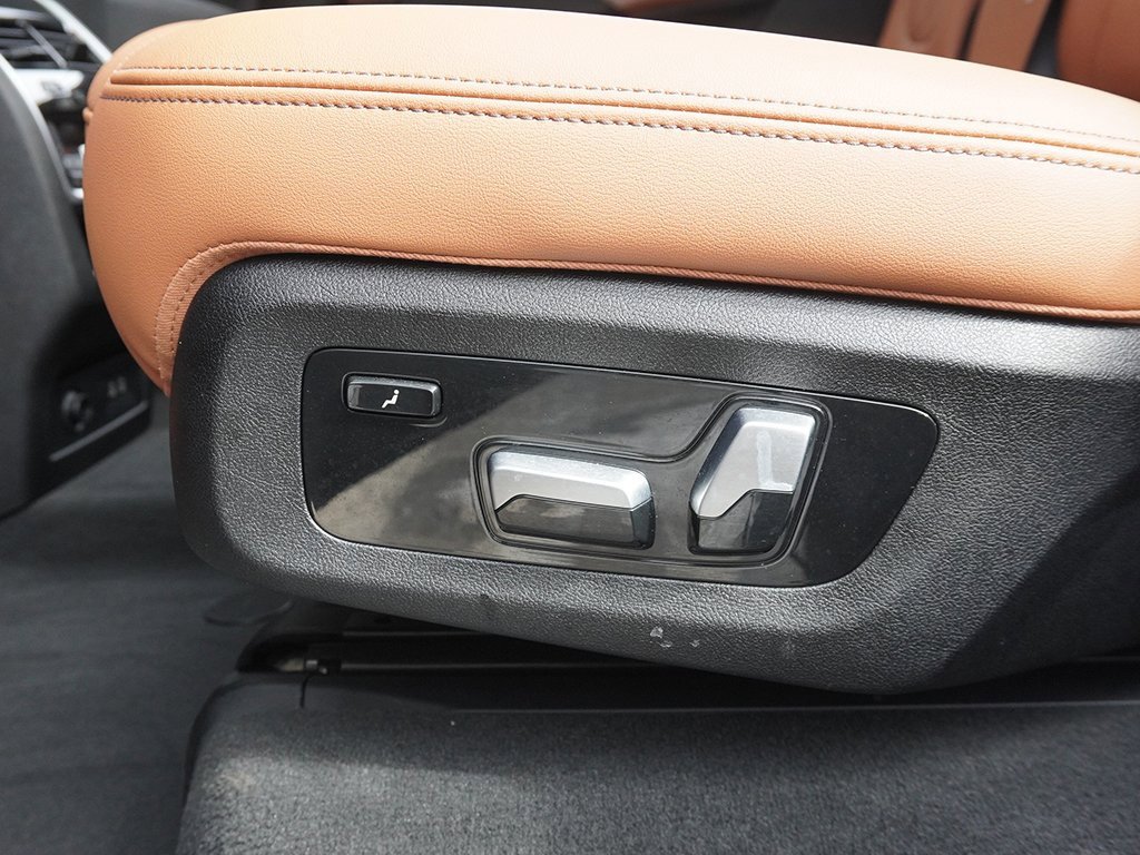 Used 2024 BMW X7 xDrive40i w/ Premium Package image 45