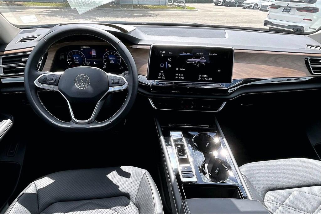 Certified 2026 Volkswagen Atlas SE AWD/4WD image 3