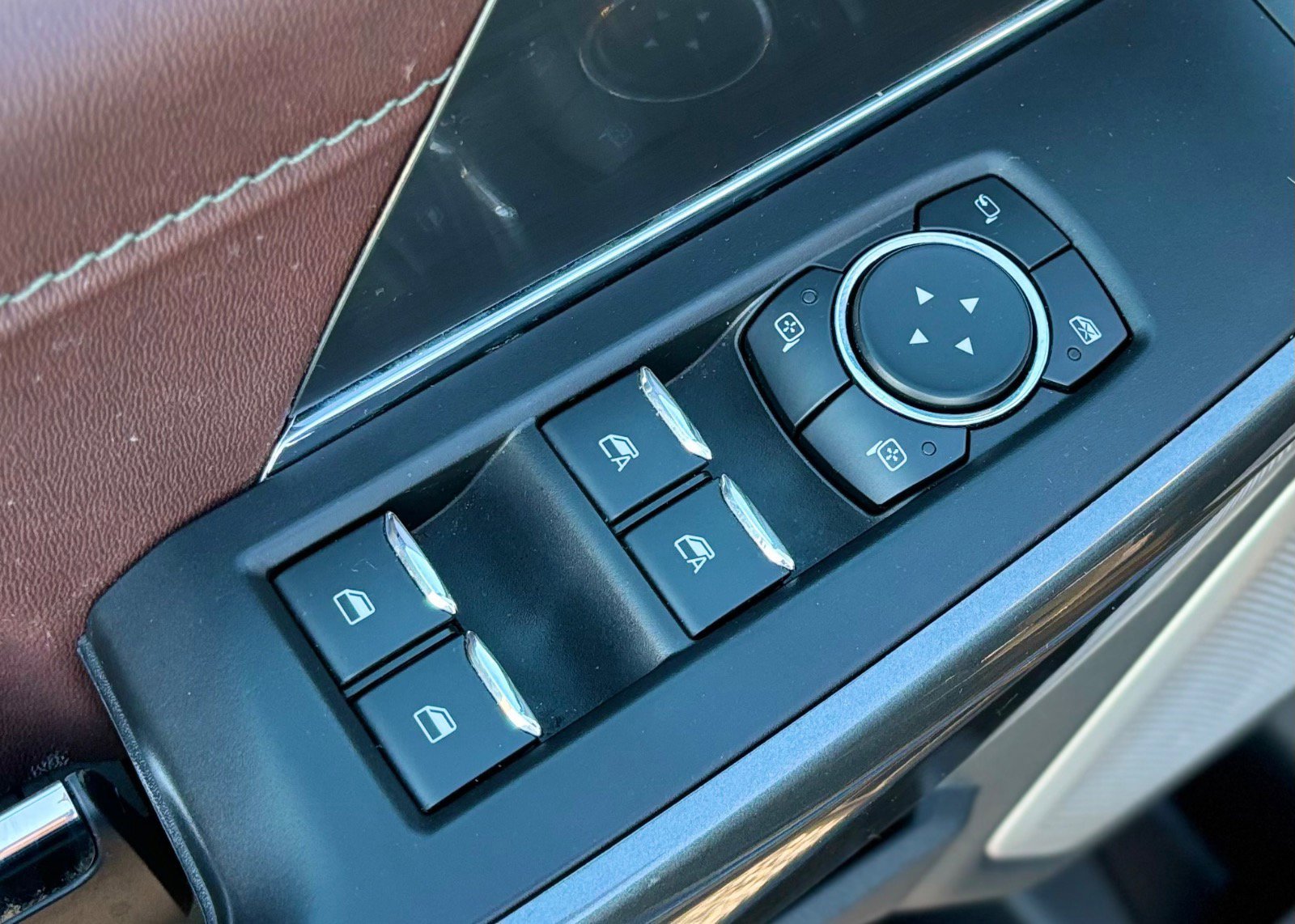 Certified 2022 Ford F150 Lariat w/ Equipment Group 502A High image 32