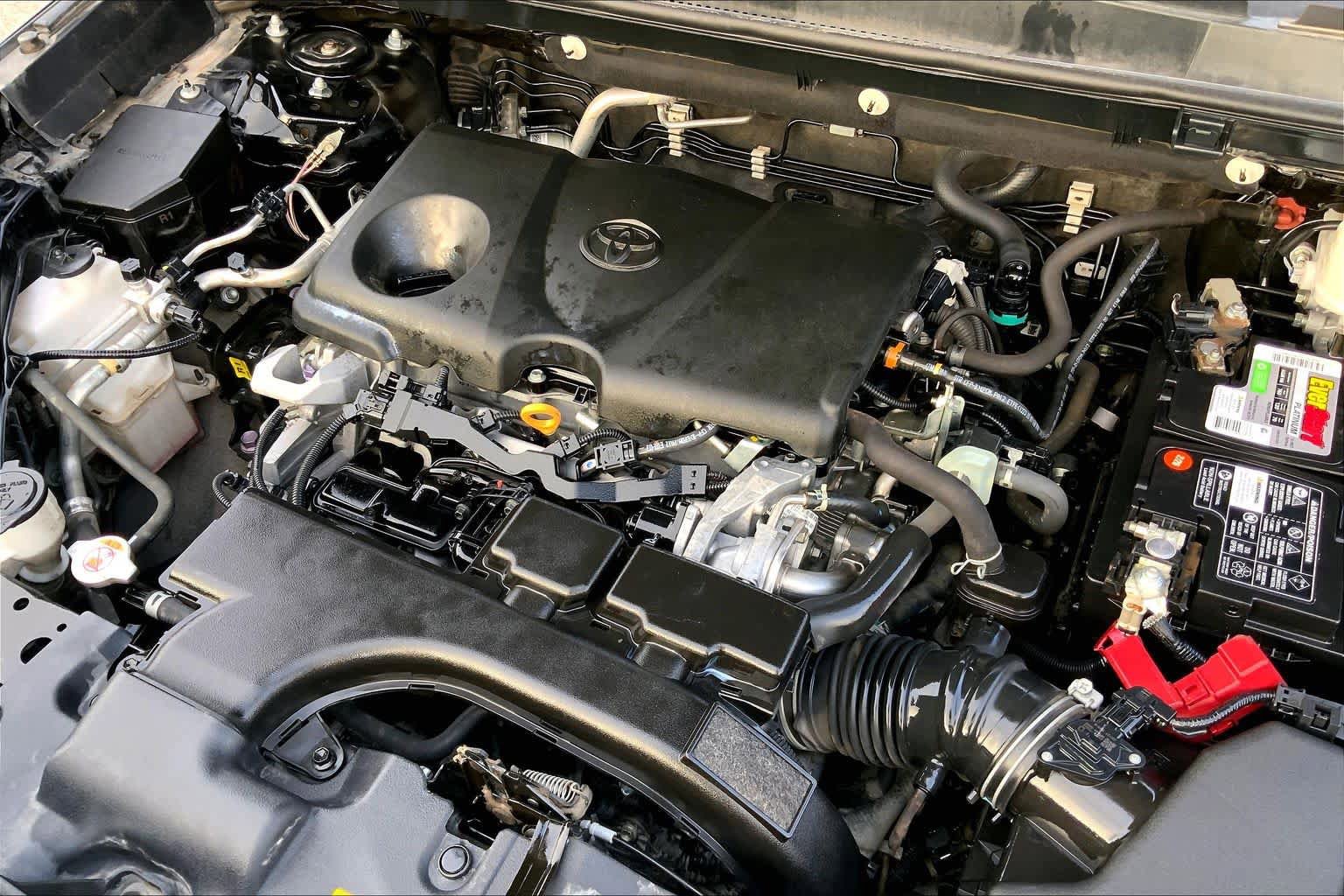 Used 2021 Toyota RAV4 XLE Premium FWD image 32