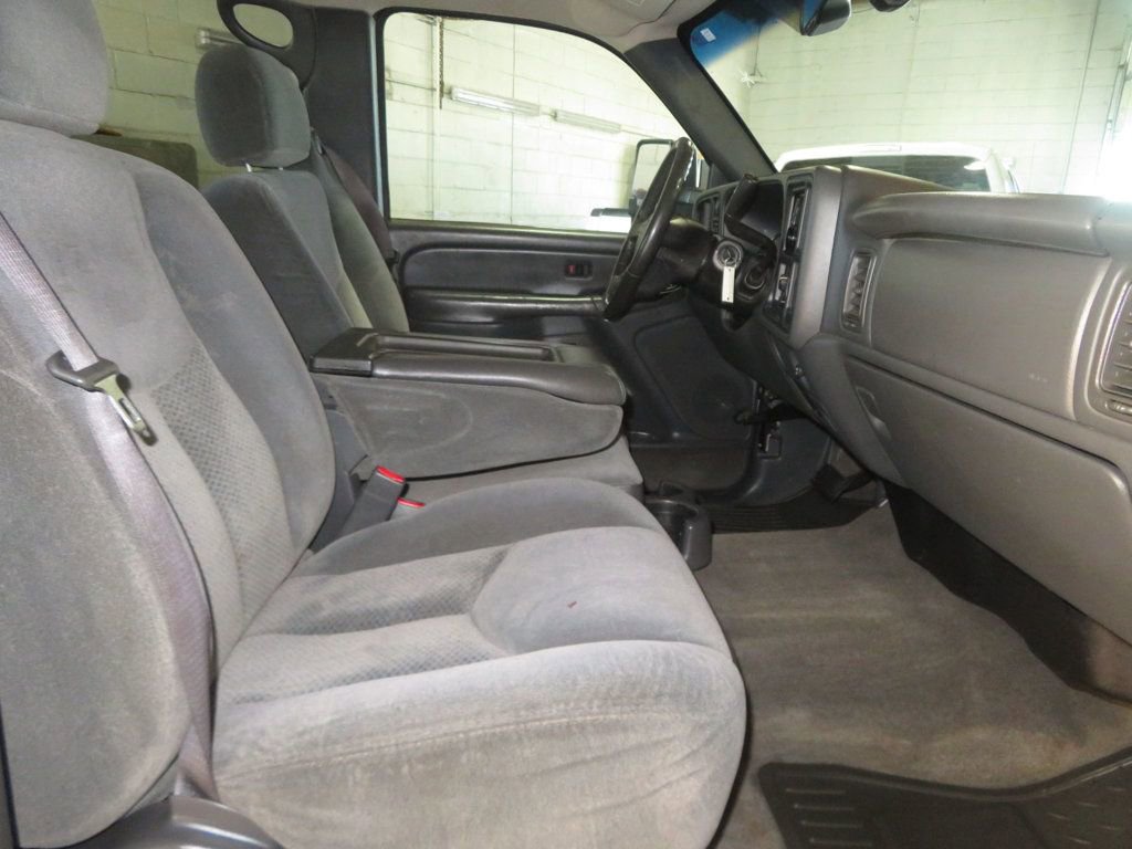 Used 2004 Chevrolet Silverado 2500 LS w/ Skid Plate Package AWD/4WD image 33