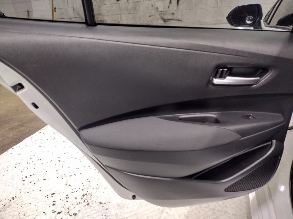 Used 2021 Toyota Corolla LE FWD image 32