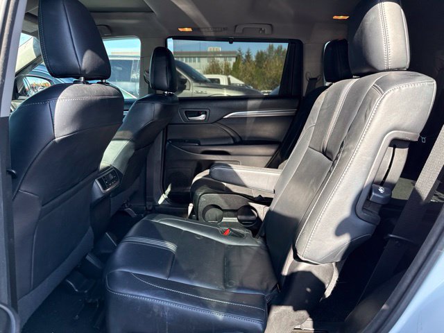 Used 2017 Toyota Highlander SE FWD image 10