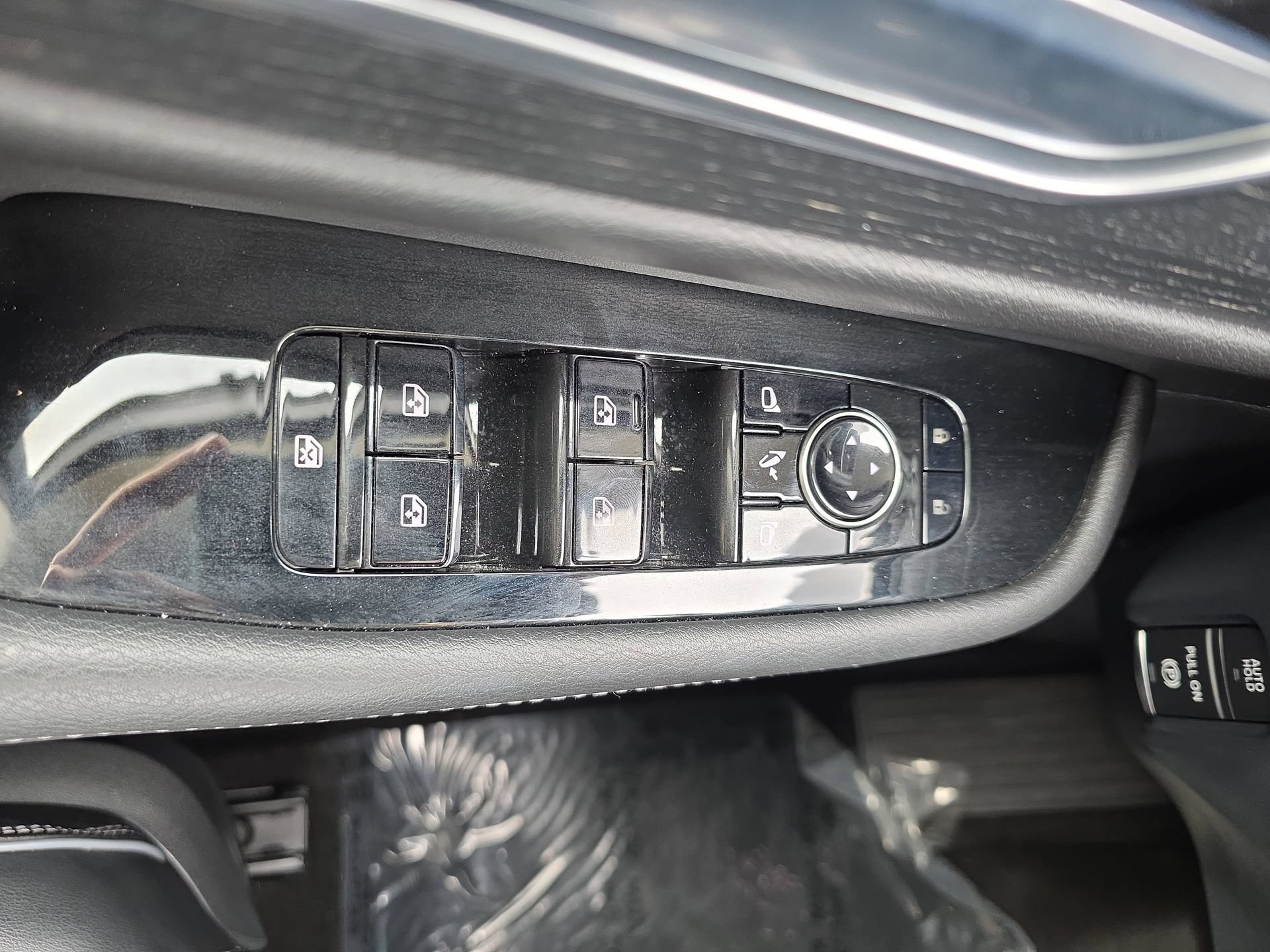 Certified 2025 INFINITI QX80 Sensory AWD/4WD image 27