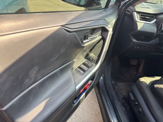 Used 2022 Toyota RAV4 XLE AWD/4WD image 28