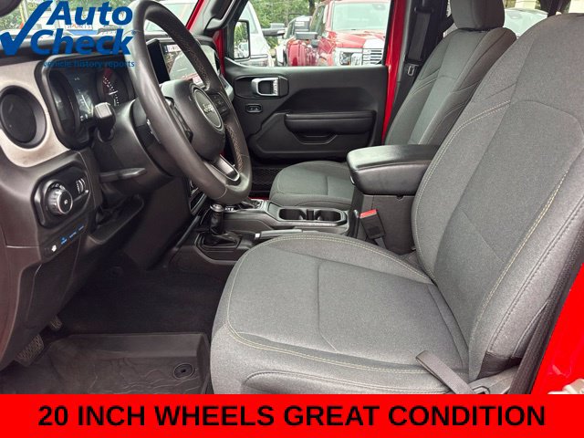 Used 2024 Jeep Wrangler Unlimited w/ Convenience Group AWD/4WD image 17
