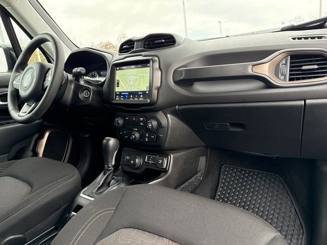 Used 2023 Jeep Renegade Latitude AWD/4WD image 29