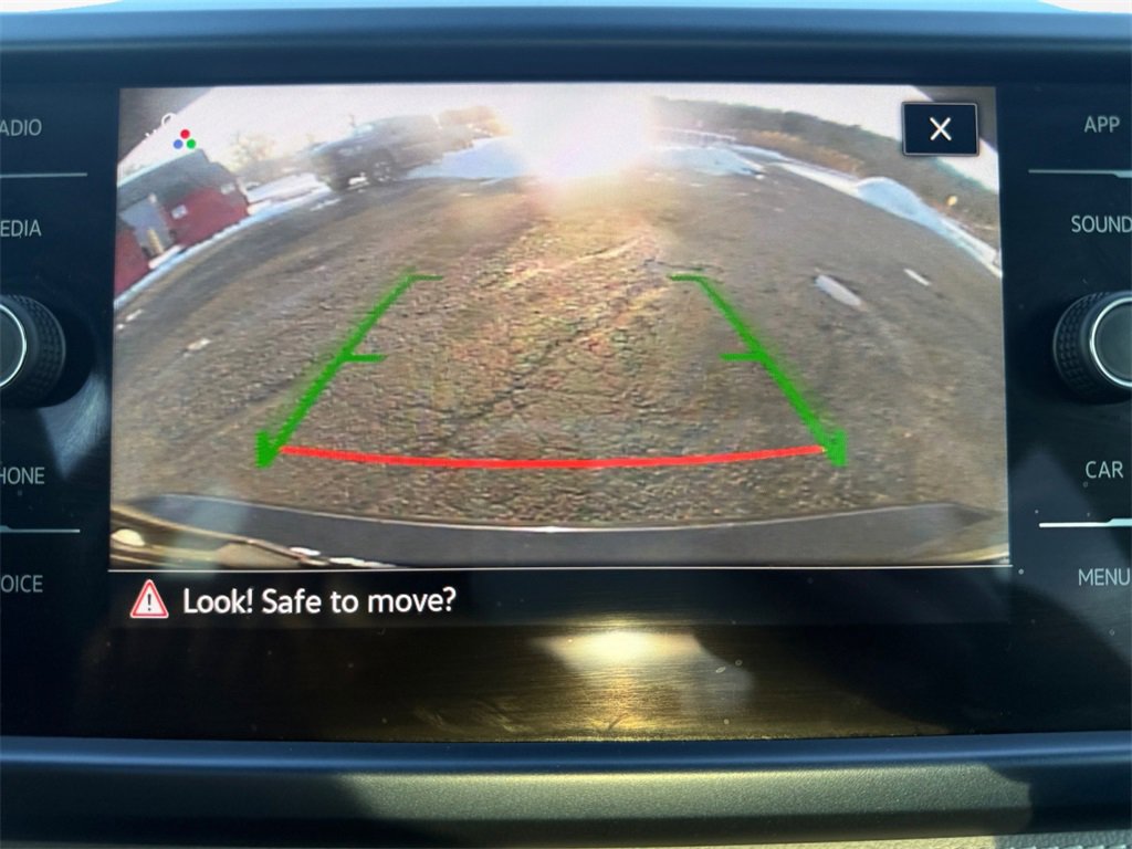 Used 2024 Volkswagen Taos SE image 13