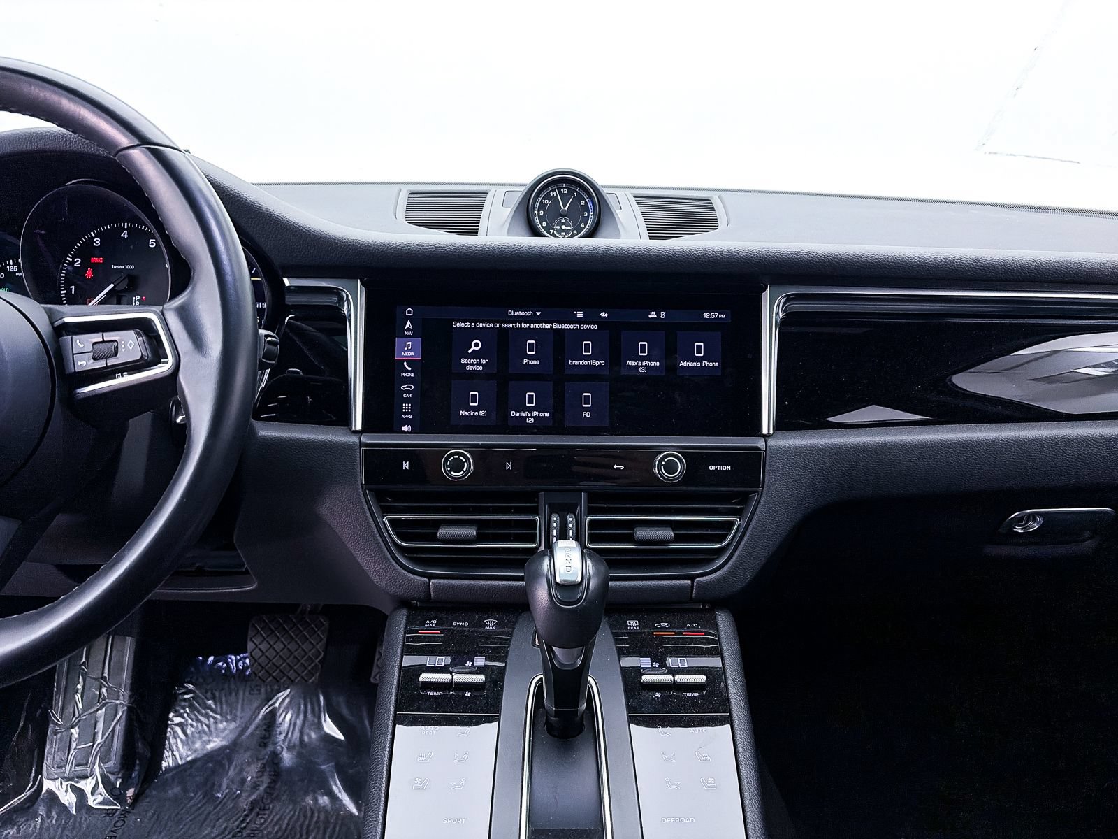 Used 2024 Porsche Macan w/ Premium Plus Package AWD/4WD image 9