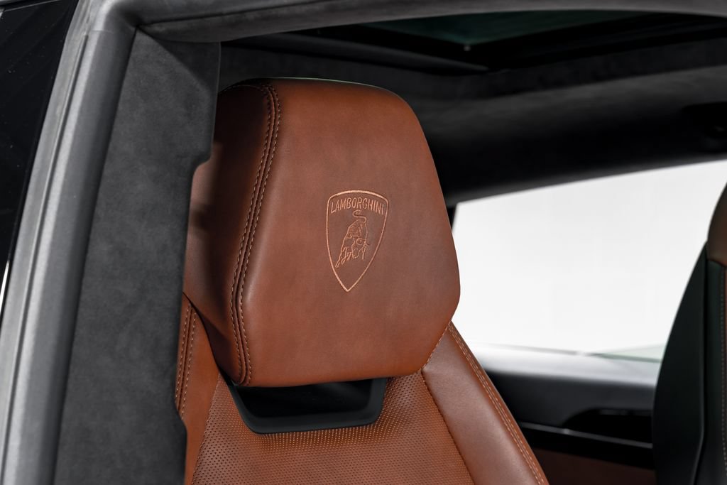 Used 2023 Lamborghini Urus S AWD/4WD image 42