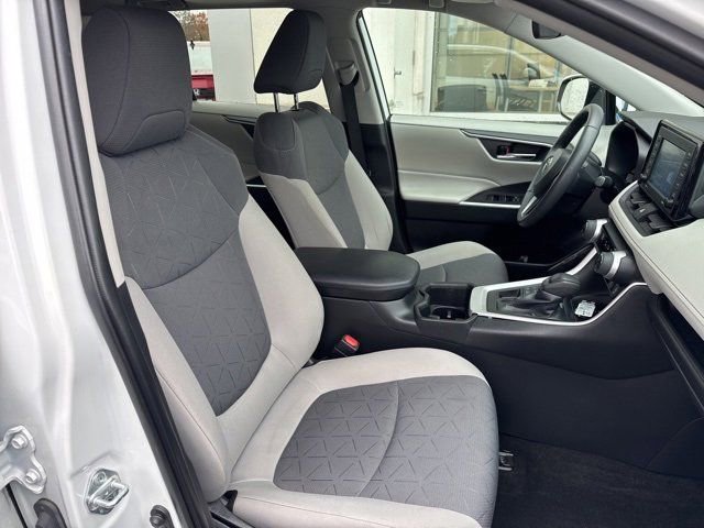Used 2022 Toyota RAV4 XLE image 7