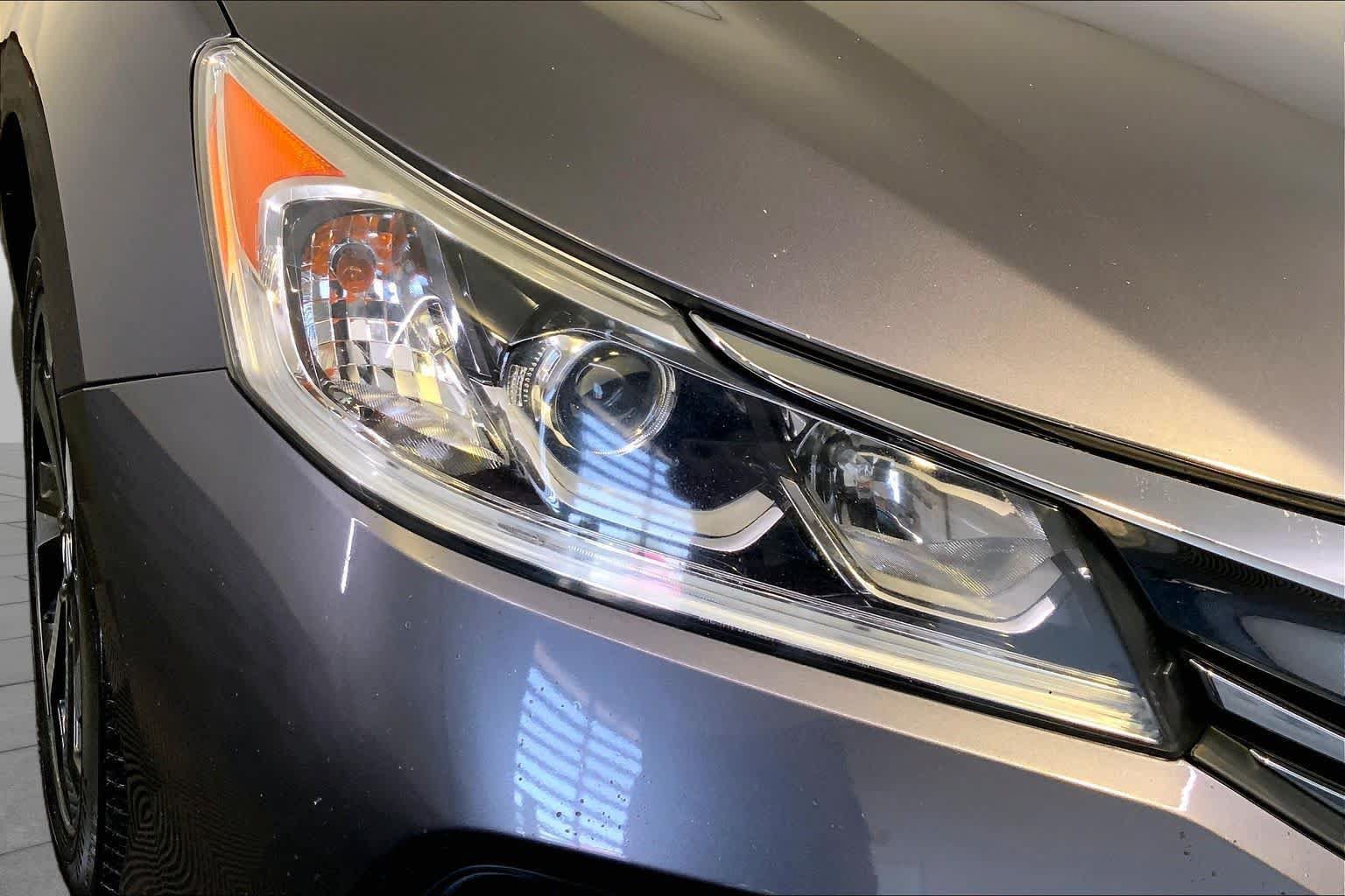 Used 2017 Honda Accord EX-L image 27