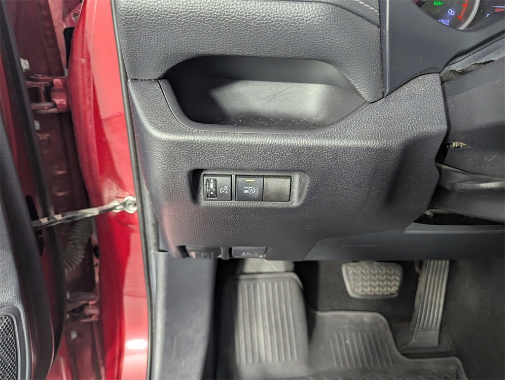 Used 2019 Toyota RAV4 XLE image 19