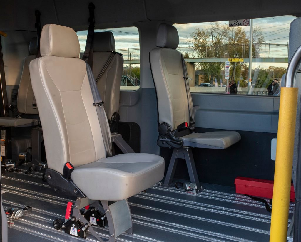 Used 2015 Ford Transit 350 XLT image 16