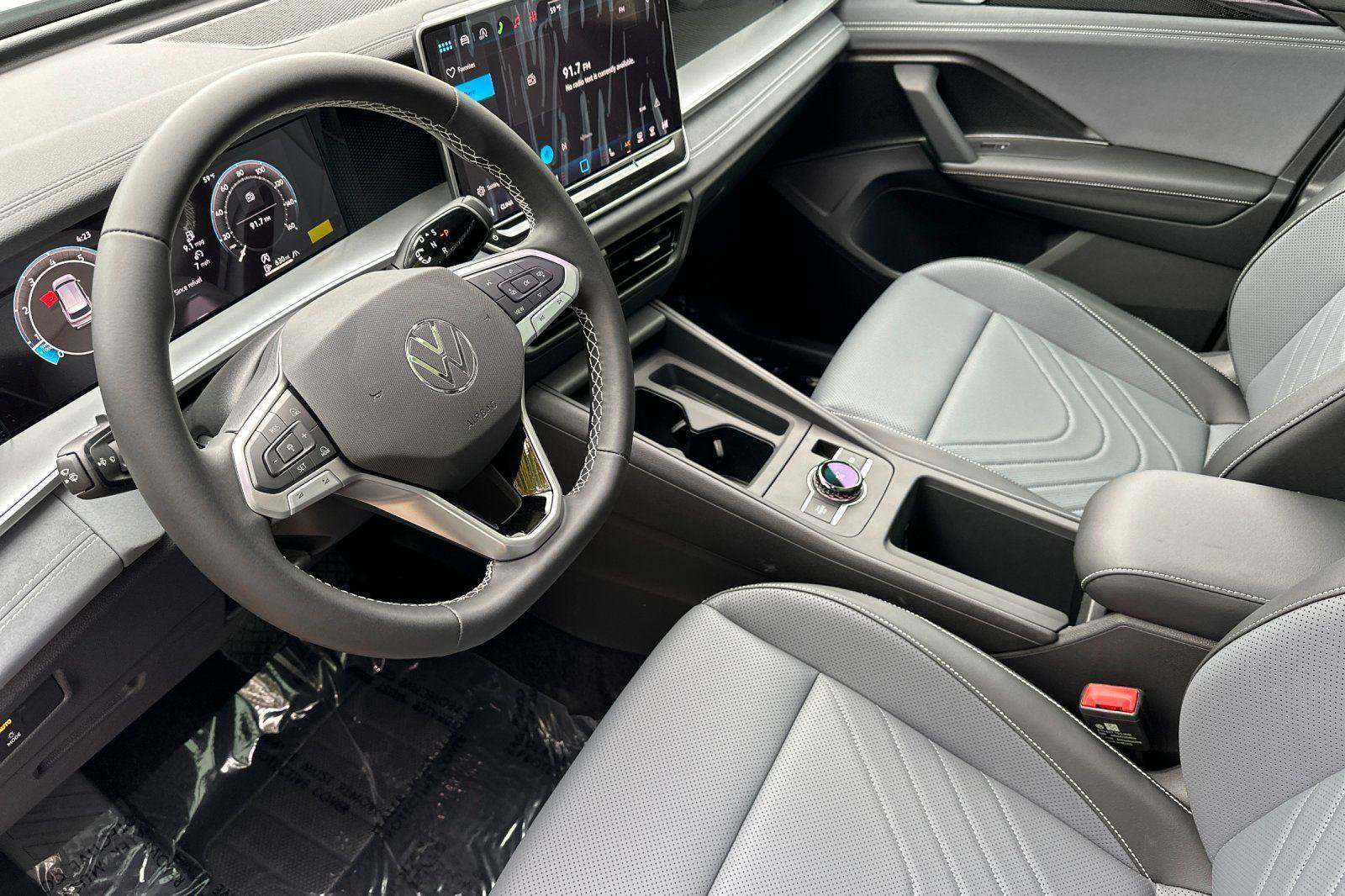 New 2026 Volkswagen Tiguan SE image 9