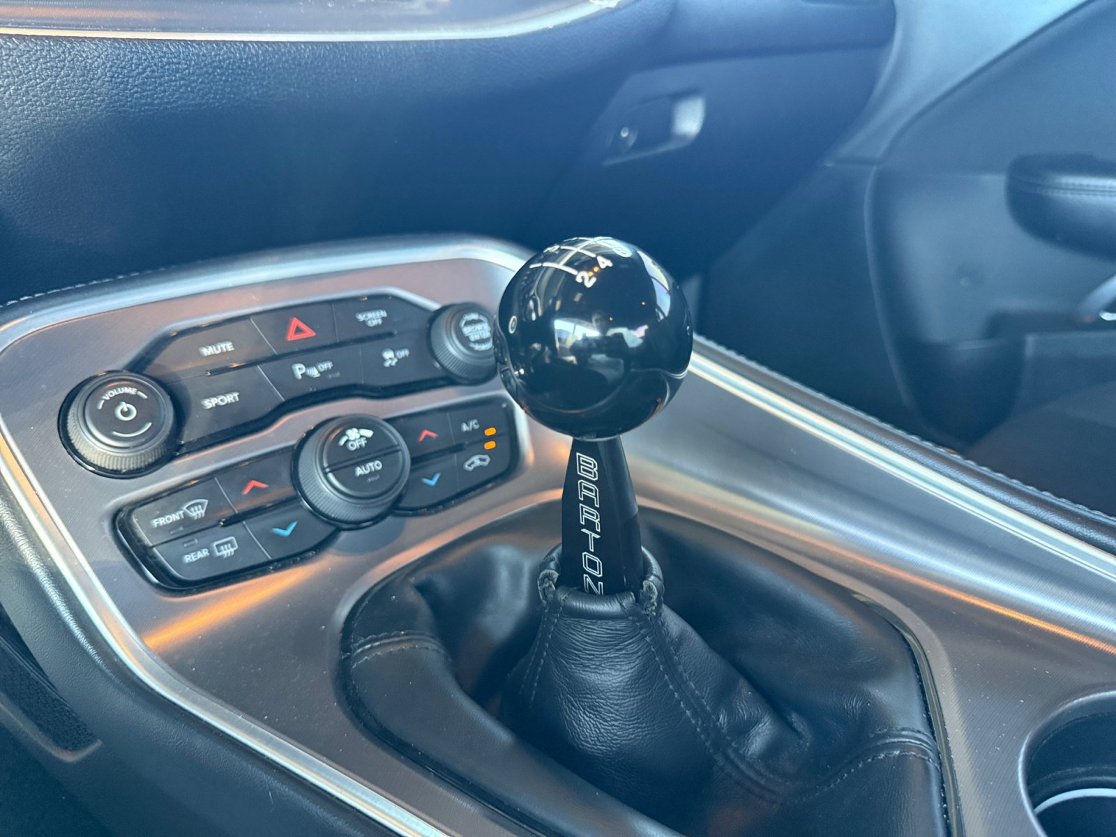 Used 2019 Dodge Challenger R/T RWD image 18